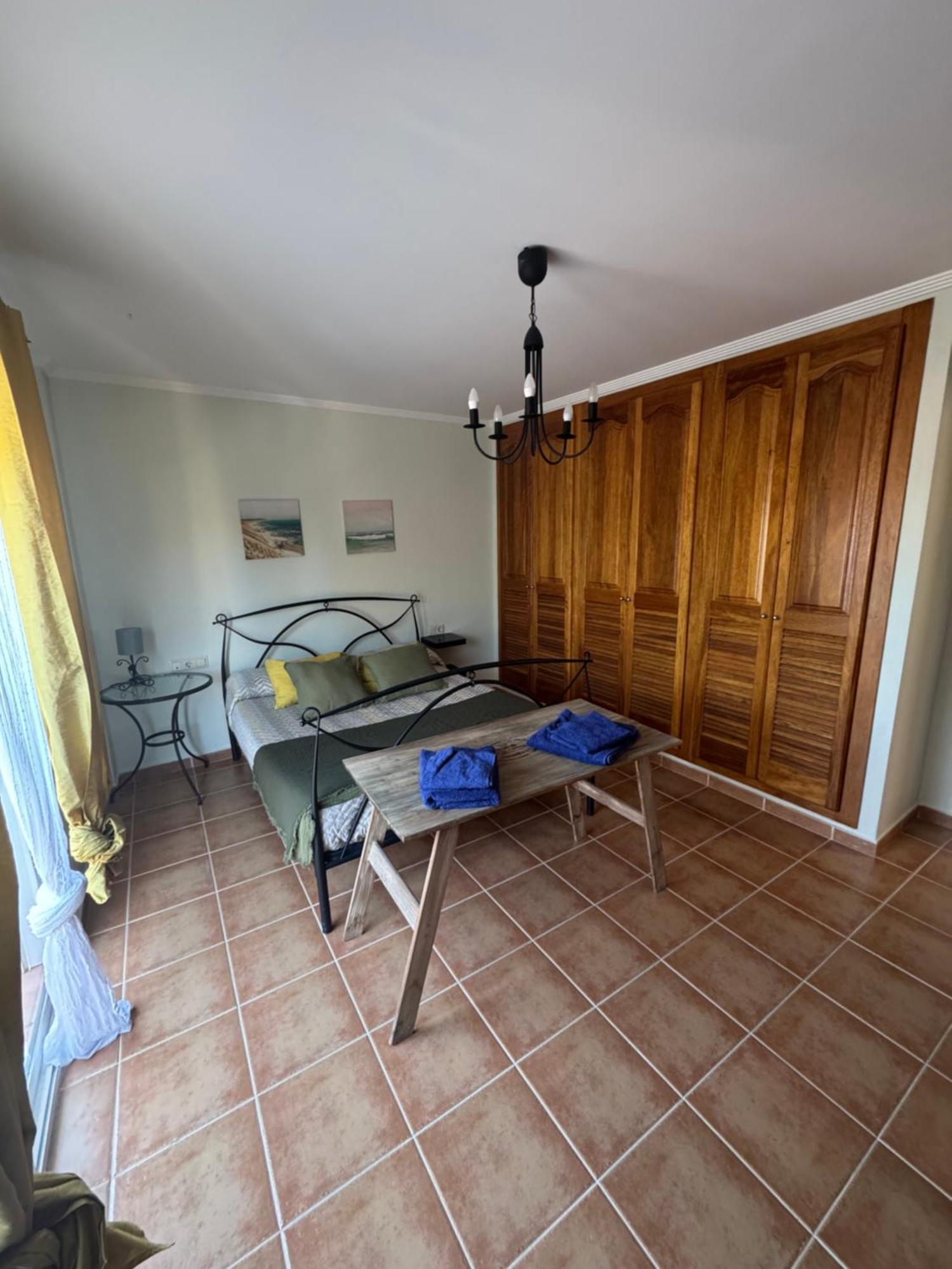 La Casa Del Olivo En Montserrat -